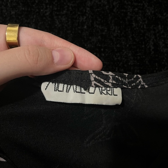 Chic Black Graphic Maxi Dress - Picture 3 of 4